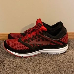 NEW Brooks Revel Mens Black & Red Running Shoes